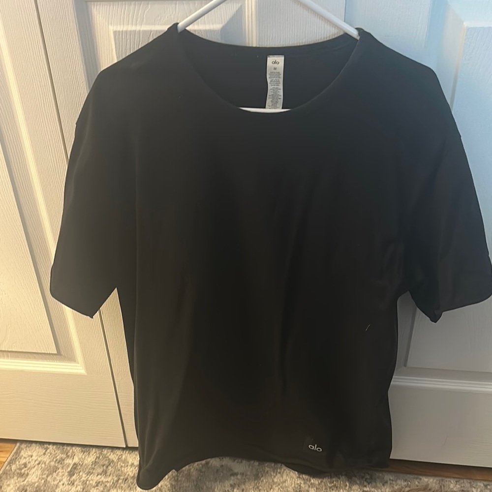 ALO Yoga Men's Black T-Shirt